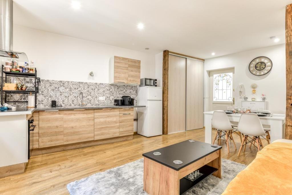 Soleil Sucre T2 Centre Historique De Narbonne Apartment Exterior photo